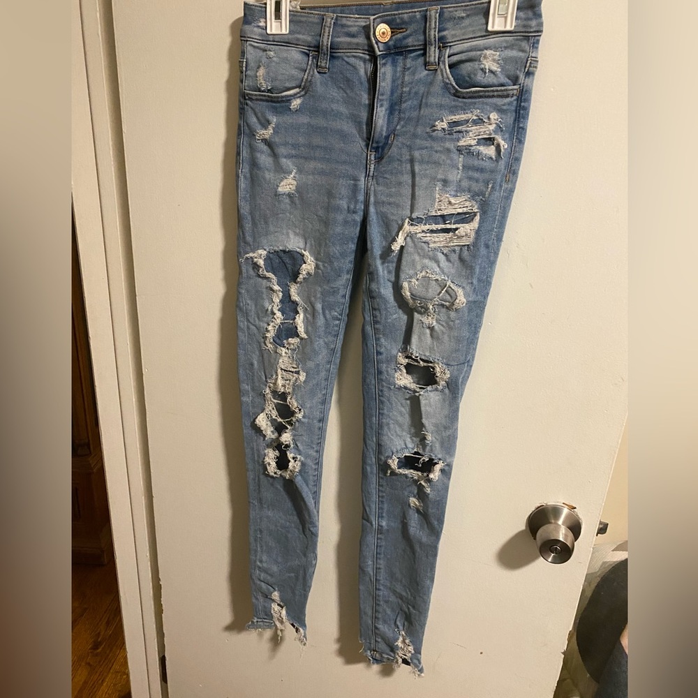 american eagle light blue wash ripped jeans